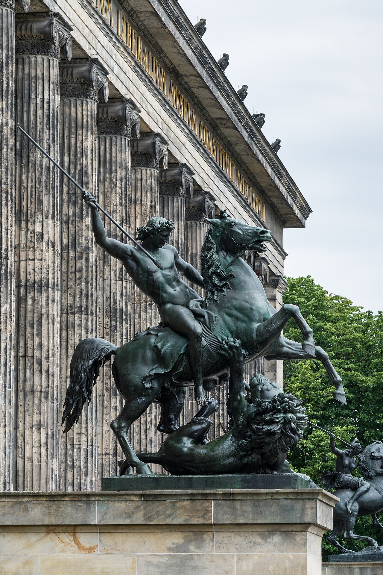 Löwenkämpfer by Albert Wolff