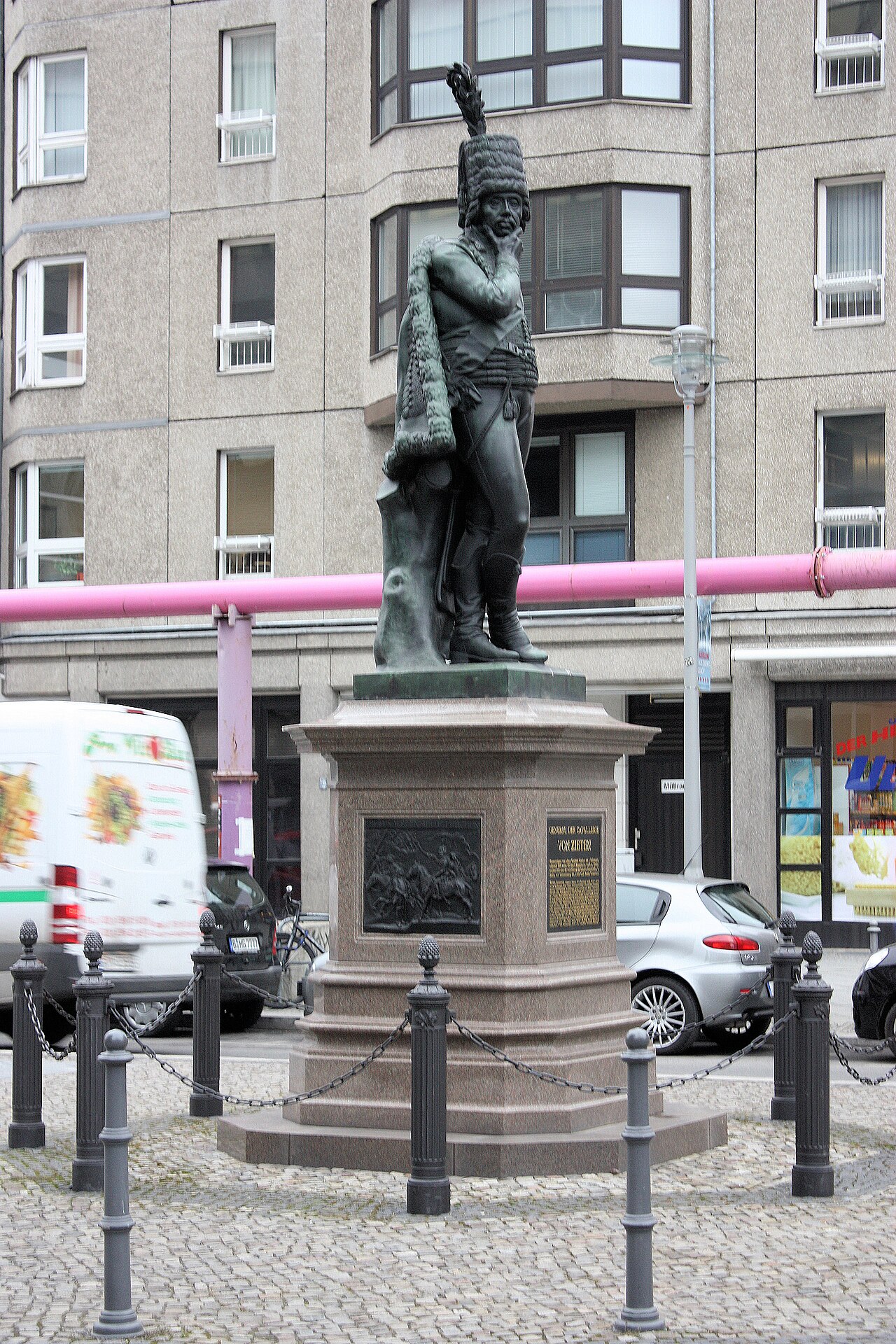 Statue of Hans Joachim von Zieten by August Kiss