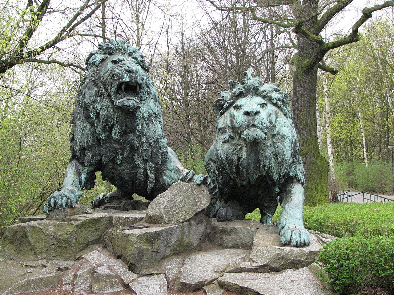 Two lion groups by August Kraus
