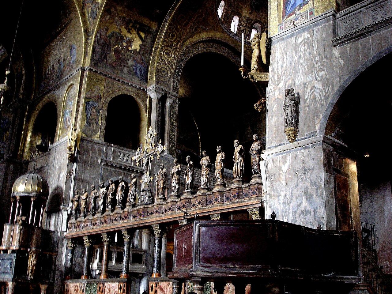 Iconostase in St. Mark's basilica by Jacobello dalle Masegne
