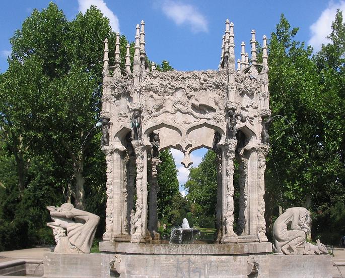 Märchenbrunnen by Katharina Szelinski-Singer