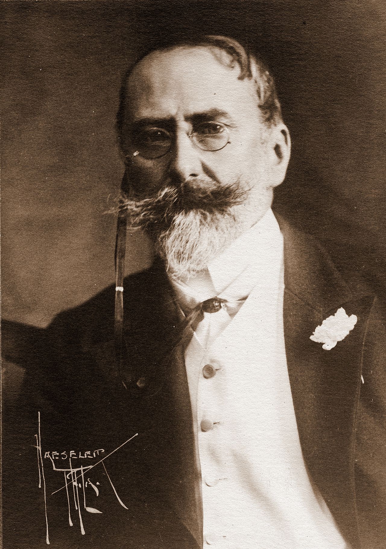 Portrait of William Merritt Chase